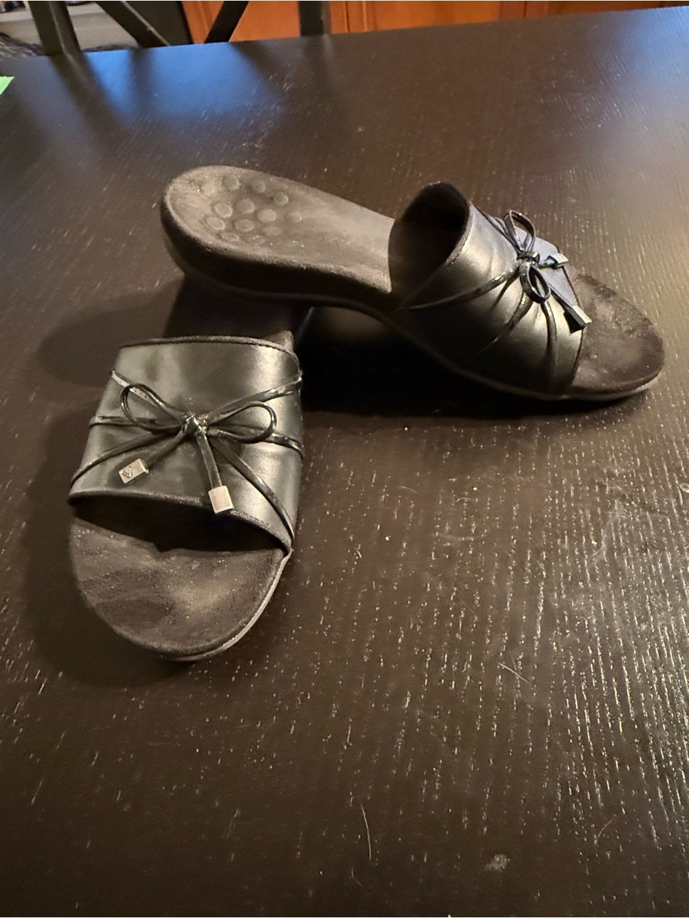 Vionic Black Slip-On Bow Slide Sandals